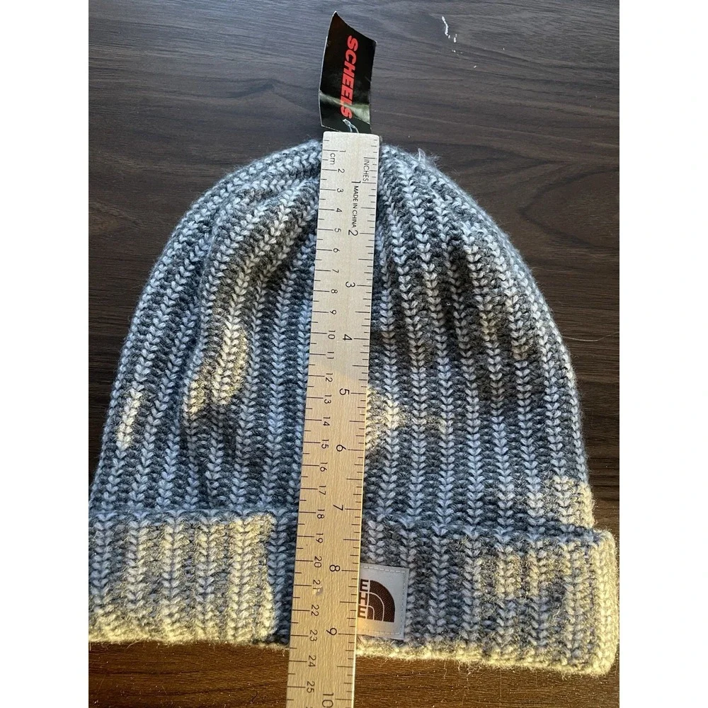 The North Face Logo Box Cuff Beanie Hat Grey Knit Beanie Fleece Inner